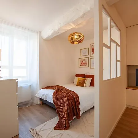 Le Cocoon - Appartement Dans Maison Du Xviieme Siecle Fougeres Exterior photo