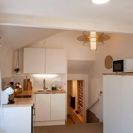 Le Cocoon - Appartement Dans Maison Du Xviieme Siecle Fougeres Exterior photo