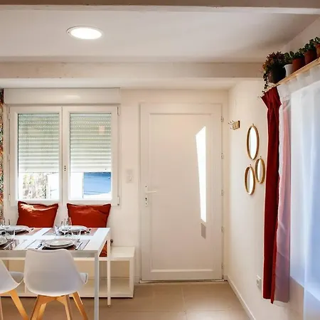 Le Cocoon - Appartement Dans Maison Du Xviieme Siecle Fougeres Exterior photo